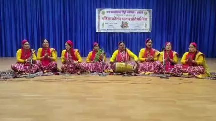 पौड़ी: महिला कीर्तन भजन प्रतियोगिता का प्रेक्षागृह में आयोजन, 32 कीर्तन मंडलियों ने किया प्रतिभाग