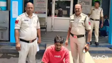 खरसिया: खरसिया पुलिस ने चंद घंटों में ट्रेलर लूट का पर्दाफाश किया, 3 नाबालिग समेत 4 आरोपी गिरफ्तार, लूट का शत-प्रतिशत माल बरामद