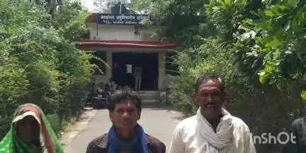 कुक्षी: रामपुरा में करंट लगने से पशुपालक की 3 भैंसों की मौत, प्रशासन से कार्रवाई की मांग