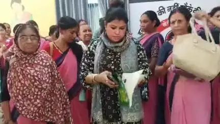 आदित्यपुर गम्हरिया: गम्हरिया प्रखंड सभागार में मादक पदार्थों के उपयोग को रोकने के लिए सीडीपीओ की अध्यक्षता में दिया गया प्रशिक्षण