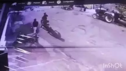 विदिशा नगर: हरिपुरा: बाइक का लॉक तोड़ टोचन कर बाइक चोरी, CCTV में कैद, मामला दर्ज