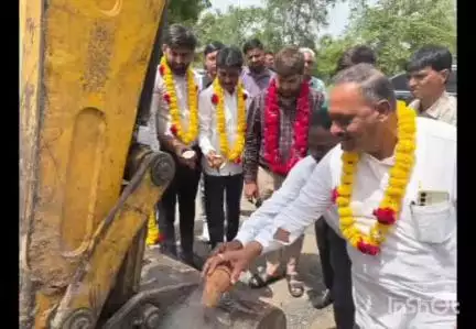 કપડવંજ: ધારાસભ્યના હસ્તે ગોકળપુરા અને કૈલાશ નગર એપ્રોચ રોડનું ખાતમુહૂર્ત કરવામાં આવ્યું