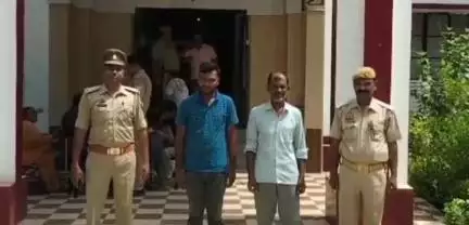 बांसडीह: शिवरामपुर ग्राम सभा से विभिन्न मामलों में वांछित दो नफर वारंटी अभियुक्तों को बांसडीह पुलिस ने किया गिरफ्तार, भेजा जेल