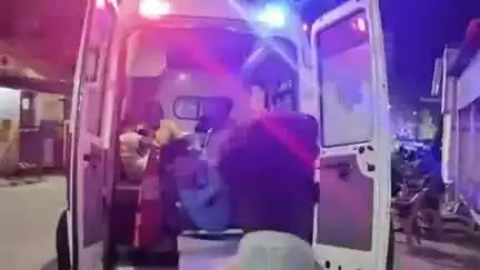 चंदौली: सैयदराजा बीपी पेट्रोल पंप के पास मजदूरों से भरी ऑटो अनियंत्रित होकर डिवाइडर से टकराई, आधा दर्जन घायल
