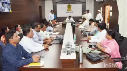ఆదోని: ప్రజా సమస్యలు వేగవంతంగా పరిష్కరించండి: సబ్ కలెక్టర్ మౌర్య భరద్వాజ్
