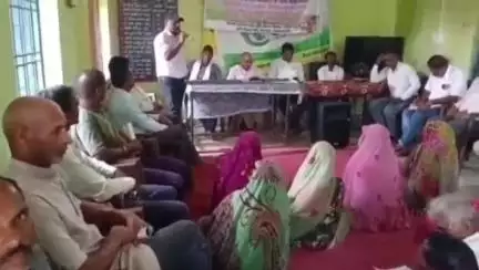 ढीमरखेड़ा: ग्राम पंचायत पिपरिया सहलावन में कृषि वैज्ञानिकों ने किसानों को उन्नत तकनीक की जानकारी दी