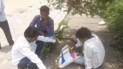 বহরমপুর: হাটপাড়ায় স্ত্রীকে শ্বাসরোধ করে খুন করার অভিযোগ স্বামীর বিরুদ্ধে, ময়নাতদন্ত হচ্ছে বহরমপুর মর্গে