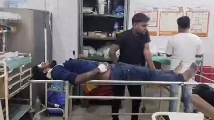सकलडीहा: कंदवा के पास घायलावस्था में मिला एक युवक, पास में पड़ी थी बाइक, घायल को पहुंचाया गया जिला अस्पताल