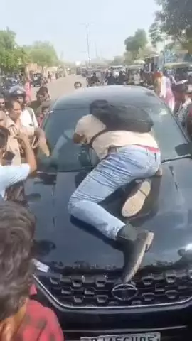 जयपुर: विद्याधरनगर इलाके में वांछित आरोपी को पकड़कर थाने ले जा रही पुलिस पर हुआ हमला, बदमाशों ने हेड कॉन्स्टेबल की वर्दी फाड़ी