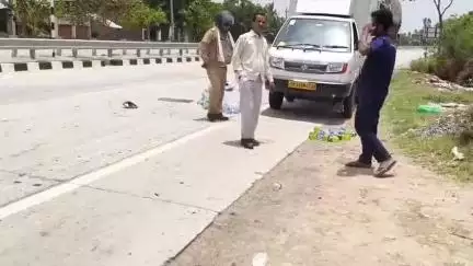 हैदरगढ़: दहिला मोड़ पर कोल्ड ड्रिंक लेकर जा रहे ई-रिक्शा में कार ने मारी जोरदार टक्कर, 2 लोग हुए घायल