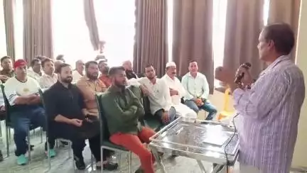प्रतापगढ़: मंसूरी समाज का प्रथम महाधिवेशन होटल वेलवेट इन में संपन्न, चुनावी प्रक्रिया शुरू करने पर बनी सहमति