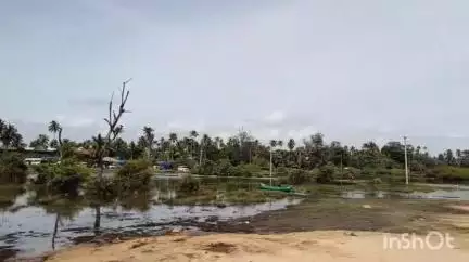 കൊച്ചി: ഞാറക്കൽ വളപ്പ് ബീച്ചിൽ കുളിക്കാനിറങ്ങിയ രണ്ടു വിദേശ വിദ്യാർത്ഥികളെ കടലിൽ കാണാതായി