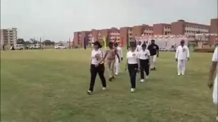 कासगंज: नई पुलिस लाइन में अंतर्जनपदीय हॉकी प्रतियोगिता का आगाज, एसपी ने किया शुभारंभ