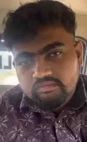 ಗೌರಿಬಿದನೂರು: ವೈಜಕೂರಹಳ್ಳಿಯಲ್ಲಿ ಲಾಂಗ್ ನಿಂದ ಕೇಕ್ ಕತ್ತರಿಸಿ,ಪೊಲೀಸರ ಅತಿಥಿಯಾದ ಯುವಕ