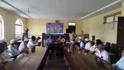 ಮೊಳಕಾಲ್ಮುರು: ಮುಸ್ಲಿಂರು ಬಕ್ರಿದ್ ಹಬ್ಬವನ್ನು ಸ್ನೇಹ ಸೌಹಾರ್ಧತೆಯಿಂದ ಆಚರಿಸಬೇಕು,ಕಾನೂನು ಉಲ್ಲಂಘಸಿದರೆ ಕಠಿಣ ಕ್ರಮ:ಪಟ್ಟಣದಲ್ಲಿ ಸಿಪಿಐ ವಸಂತ ವಿ. ಅಸೋದೆ