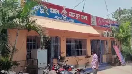 କୋରେଇ: ଯାଜପୁର ଟାଉନ ଅଂଚଳରୁ ଡକାୟତି ଉଦ୍ୟମ ବେଳେ ପୋଲିସ ଦ୍ୱାରା ପୁର୍ଣିମା ଦେବୀ ହାଇସ୍କୁଲ ଖେଳ ପଡିଆ ନିକଟରୁ 3 ଜଣ ଗିରଫ,କୋର୍ଟ ଚାଲାଣ