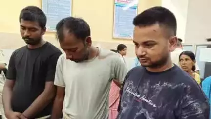 सिलाव: मिचाय गंज गांव से ई-रिक्शा की बैटरी चोरी करते 3 लोग गिरफ्तार, नालंदा थाना पुलिस ने की कार्रवाई