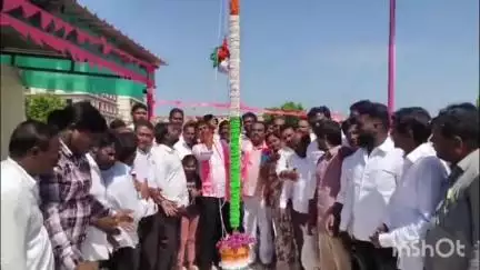 తిమ్మాపూర్ ఎల్ఎండీ కాలనీ: తిమ్మాపూర్ మండల వ్యాప్తంగా ఘనంగా తెలంగాణ అవతరణ దినోత్సవ వేడుకలు