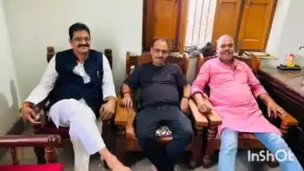 पड़वा: मानवाधिकार आयोग के राष्ट्रीय अध्यक्ष अरुण कुमार पांडेय ने कहा कि पलामू जिले के तीन अधिकारी होने पर गर्व है।
