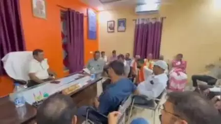 सिमगा: सिमगा जनपद पंचायत अध्यक्ष और उपाध्यक्ष ने कार्यालय में लगाई चौपाल, सुनी लोगों की समस्याएं