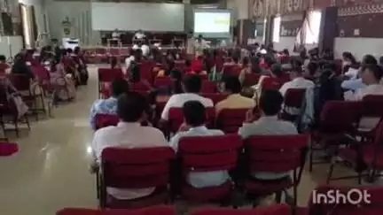 राजनांदगांव: शहर के बल्देव प्रसाद मिश्र स्कूल में युक्तियुक्तकरण को लेकर किया गया शिविर का आयोजन