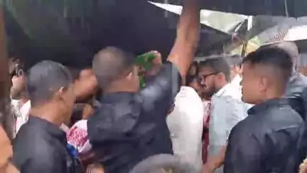 উত্তৰ লক্ষীমপুৰ: পাচনৈত বানাক্ৰান্তৰ কাষত উপস্থিত হৈ ৰাইজৰ সমস্যাৰ বুজ লয় মুখ্যমন্ত্ৰী ড° হিমন্ত বিশ্ব শৰ্মাই