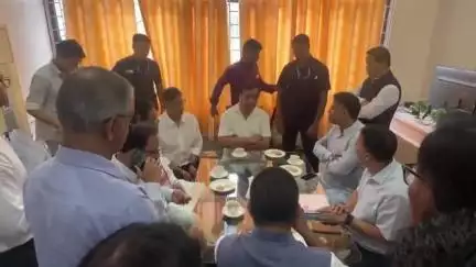 উত্তৰ লক্ষীমপুৰ: লীলাবাৰীত নীপকো কৰ্তৃপক্ষৰ সৈতে গুৰুত্বপূৰ্ণ বৈঠক মুখ্যমন্ত্ৰী ড০ হিমন্ত বিশ্ব শৰ্মাৰ, উপস্থিত থাকে বিধায়ক মানৱ ডেকা