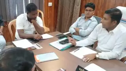 सिसवन: सिसवन प्रखंड के विकास पदाधिकारी ने की बैठक
