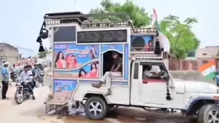 खंडेला में सैनिकों के सम्मान में निकाली तिरंगा रैली।