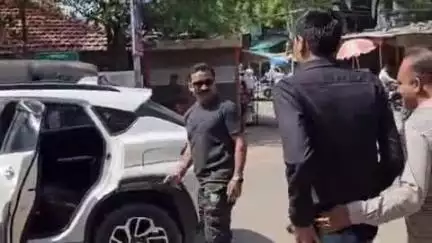 सोहागपुर: कैबिनेट मंत्रियों को काले झंडे दिखाने की तैयारी कर रहे युवक कांग्रेस के जिला उपाध्यक्ष ऋषभ दीक्षित को पुलिस ने उठाया