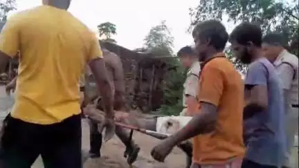 কৈলাশহর: কৈলাসহর ভগবান নগর গ্রাম পঞ্চায়েত এলাকায় ভূমিধস পরে এক ব্যক্তি গুরুতরভাবে জখম হয়