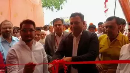 मधुबन: फतेहपुर मंडाव में पंजाब नेशनल बैंक का नवीनीकरण, जोनल हेड ने फीता काटकर किया उद्घाटन और बताया सुविधाओं के बारे में
