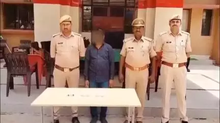 महाराजगंज: महिलाओं से आभूषण ठगने वाला शातिर अपराधी ग्राम बरवा खुर्द के पास नहर किनारे से गिरफ्तार