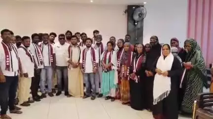 அரூர்: மனிதநேய ஜனநாயக மக்கள் கட்சியில். பத்தாம் ஆண்டு துவக்க விழா , மாற்றுக் கட்சியின் இணையும் விழா நடைபெற்றது