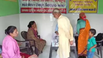 कांडा: सिमकुना ग्रामपंचायत में उपजिलाधिकारी कांडा के निर्देश पर बीमारी से जूझ रहे लोगों के लिए स्वास्थ्य शिविर का आयोजन