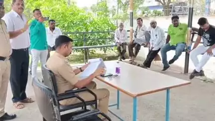 धुळे: धुळे तालुका पोलिसांकडून ३९ बेवारस वाहनांचा लिलाव; २ लाख ३५ हराची सर्वाधिक बोली