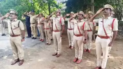 మణుగూరు: మణుగూరు డిఎస్పీ కార్యాలయంలో తెలంగాణ ఆవిర్భావ దినోత్సవ వేడుకలు నిర్వహించిన డి.ఎస్.పి