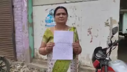 फतेहपुर: किचकपुर गढ़ी गांव में चाचा से परेशान भतीजी अधिकारियों के दफ्तर कर रही चक्कर, पिता की जमीन पर कब्जे का आरोप