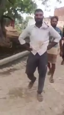 टूंडला: आनंदपुर बंबा के पास ट्रक की टक्कर से बाइक सवार बेटे की मौत, पिता और दूसरा बेटा हुए घायल