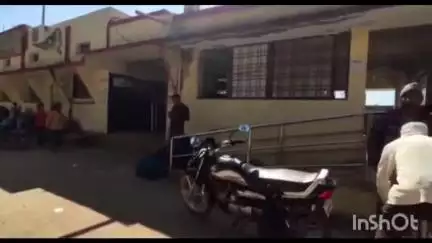 आमगाव: पत्नीशी वाद चिघडला अन् शिक्षकांने रागात धावत्या रेल्वेसमोर उडी घेतली
आमगाव रेल्वे स्थानकावरील प्रकार