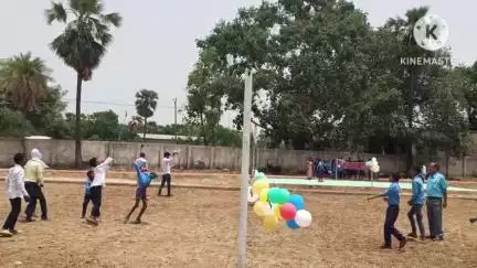 नगर नौसा: मनरेगा डीपीओ प्रवीण कुमार ने नगरनौसा प्रखंड में मनरेगा से बने खेल मैदान का किया निरीक्षण