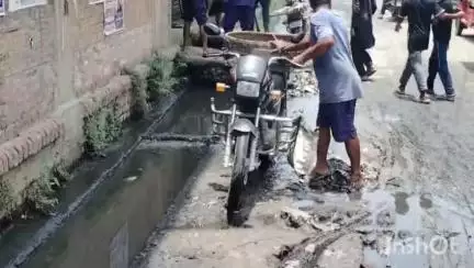 कटिहार: कटिहार : पटेल चौक से लेकर तीनगछिया तक नाला निर्माण कार्य आधा अधूरा रहने से लोगों के लिए बना परेशानी का सबब #Jamasaya