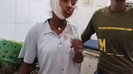 महोली: गणेशपुर शादी समारोह में नशे में धुत बारातियों ने महिलाओं से की अभद्रता, विरोध करने पर परिवार को जमकर पीटा, 7 लोग घायल