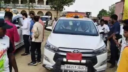 मोहनिया: उत्क्रमित मध्य विद्यालय देवकली में मंत्री श्रवण कुमार ने खेल मैदान का उद्घाटन किया