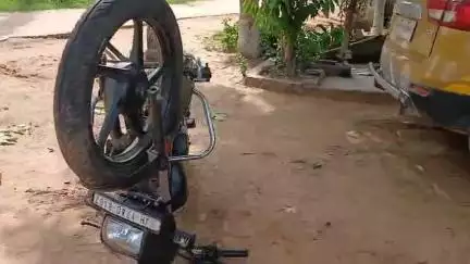 गोड्डा: शहर और गांव में नशेड़ियों का आतंक, गैस एजेंसी से सिलेंडर चुरा ले गए चोर
