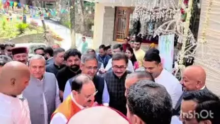 भवारना: विधायक विपिन सिंह परमार ने भाजपा राष्ट्रीय अध्यक्ष जेपी नड्डा का सोलन पहुंचने पर स्वागत किया