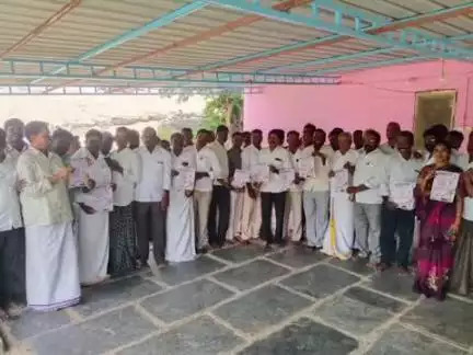 కళ్యాణదుర్గం: జూన్ 4న నిర్వహించే వెన్నుపోటు దినం, మాజీ ఎంపీ తలారి రంగయ్య పాదయాత్రను జయప్రదం చేయండి: కుందుర్పిలో ఎంపీపీ కమల నాగరాజు