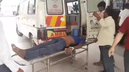 मुरैना नगर: कसमड़ा गांव में एक युवक ने फांसी लगाकर आत्महत्या करने का किया प्रयास, ग्वालियर किया गया रेफर