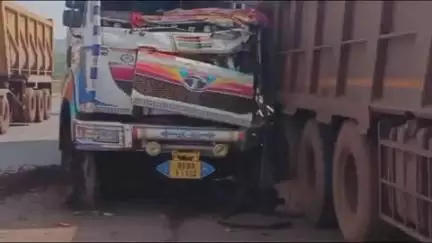 ଚମ୍ପୁଆ: ବିଲେଇପଦା ନିକଟରେ ଦୁଇ ହାଇୱା ମଧ୍ୟରେ ଧକ୍କା, ଗାଡିର ସମ୍ମୁଖ ଭାଗ କ୍ଷତିଗ୍ରସ୍ତ