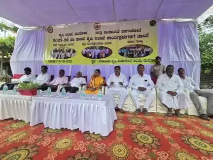 ಮುಧೋಳ: ನಗರದಲ್ಲಿ ರೈತರಿಗೆ ಬೀಜ, ಯಂತ್ರೋಪಕರಣ ವಿತರಿಸಿದ ಸಚಿವ ತಿಮ್ಮಾಪೂರ